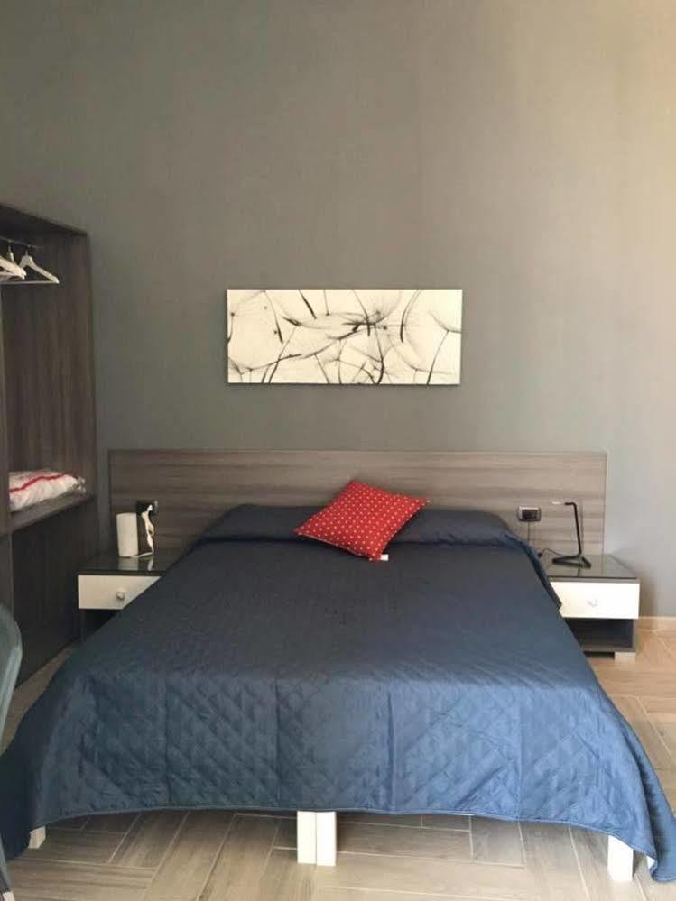 Bed and Breakfast La Dimora Di Garibaldi Neapol Zewnętrze zdjęcie