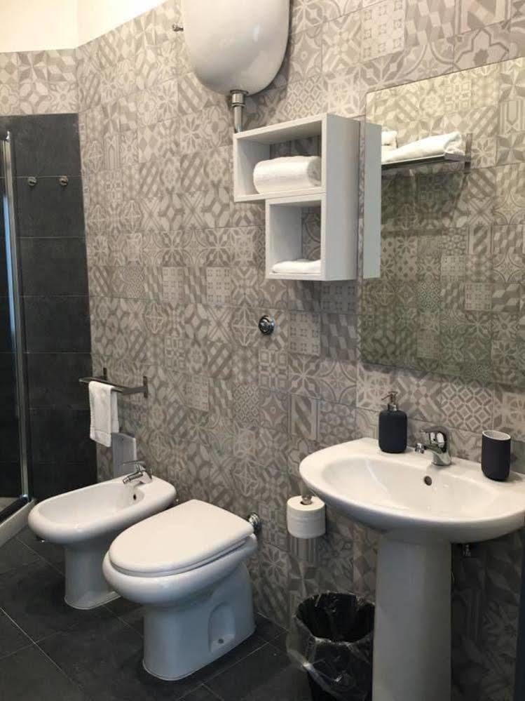 Bed and Breakfast La Dimora Di Garibaldi Neapol Zewnętrze zdjęcie